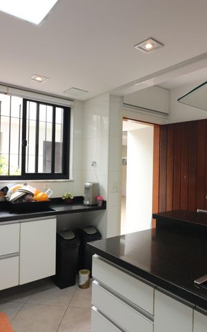 Casa à venda com 221m², 3 quartos e 4 vagasCozinha 