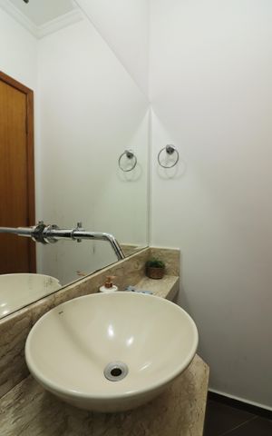 Casa à venda com 221m², 3 quartos e 4 vagasLavabo