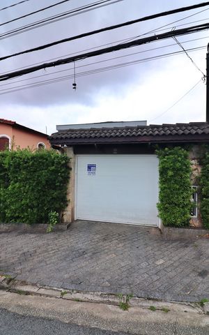 Casa à venda com 221m², 3 quartos e 4 vagasFachada
