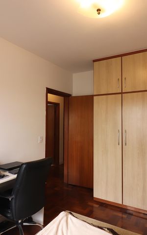 Casa à venda com 221m², 3 quartos e 4 vagasQuarto 2