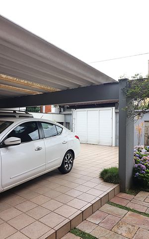 Casa à venda com 221m², 3 quartos e 4 vagasGaragem