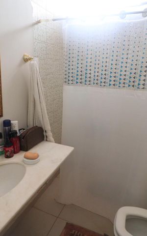 Casa para alugar com 200m², 4 quartos e 2 vagas Casa para alugar com 200m², 4 quartos e 2 vagasBanheiro