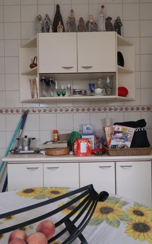 Casa para alugar com 200m², 4 quartos e 2 vagas Casa para alugar com 200m², 4 quartos e 2 vagasCozinha