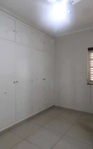 Casa para alugar com 200m², 4 quartos e 2 vagas Casa para alugar com 200m², 4 quartos e 2 vagasQuarto 2