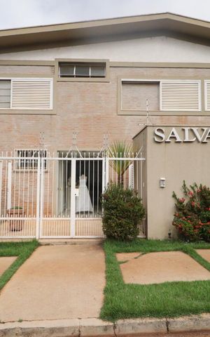 Casa para alugar com 200m², 4 quartos e 2 vagas Casa para alugar com 200m², 4 quartos e 2 vagasFachada