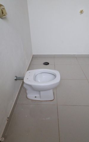 Casa para alugar com 200m², 4 quartos e 2 vagas Casa para alugar com 200m², 4 quartos e 2 vagasBanheiro da Suíte