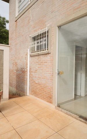 Casa para alugar com 200m², 4 quartos e 2 vagas Casa para alugar com 200m², 4 quartos e 2 vagasEntrada