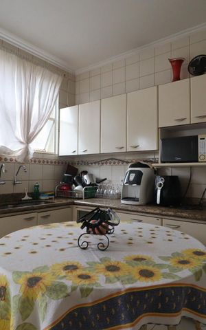 Casa para alugar com 200m², 4 quartos e 2 vagas Casa para alugar com 200m², 4 quartos e 2 vagasCozinha