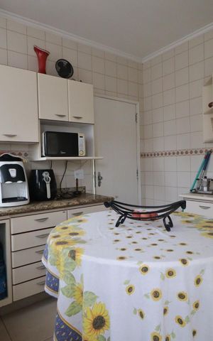 Casa para alugar com 200m², 4 quartos e 2 vagas Casa para alugar com 200m², 4 quartos e 2 vagasCozinha