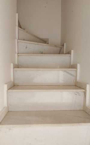Apartamento para alugar com 180m², 2 quartos e 1 vaga Apartamento para alugar com 180m², 2 quartos e 1 vagaEscada