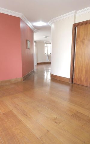 Apartamento à venda com 250m², 4 quartos e 2 vagas Apartamento à venda com 250m², 4 quartos e 2 vagasSala de Jantar