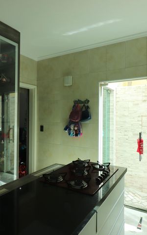 Casa à venda com 200m², 5 quartos e 2 vagasCozinha 