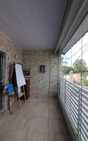 Casa à venda com 200m², 5 quartos e 2 vagasQuarto 5 Sacada 