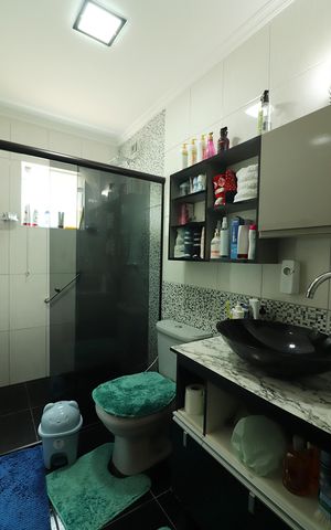 Casa à venda com 200m², 5 quartos e 2 vagasQuarto 1 - Suíte Banheiro 