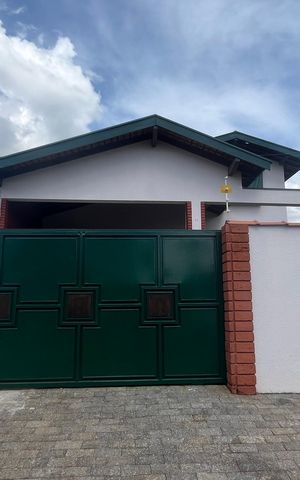 Casa à venda com 295m², 4 quartos e 3 vagas