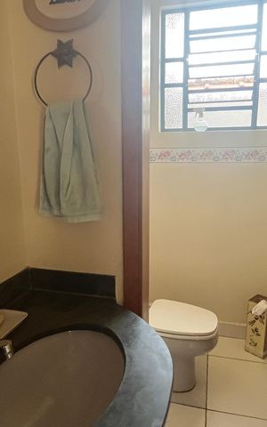 Casa à venda com 295m², 4 quartos e 3 vagas