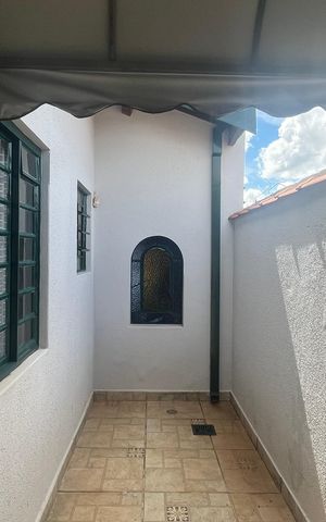 Casa à venda com 295m², 4 quartos e 3 vagas