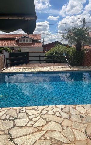 Casa à venda com 295m², 4 quartos e 3 vagas