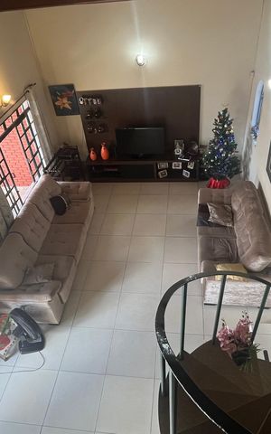 Casa à venda com 295m², 4 quartos e 3 vagas