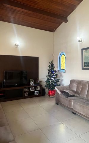 Casa à venda com 295m², 4 quartos e 3 vagas