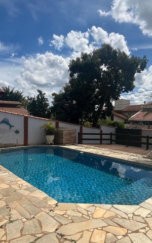 Casa à venda com 295m², 4 quartos e 3 vagas