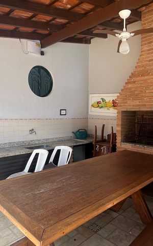 Casa à venda com 295m², 4 quartos e 3 vagas