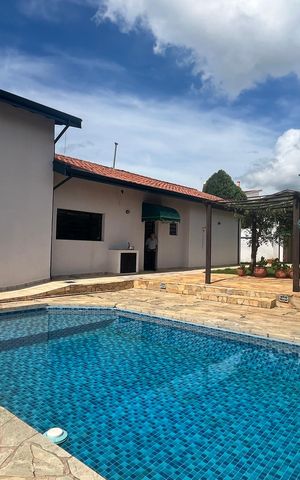 Casa à venda com 295m², 4 quartos e 3 vagas