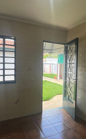 Casa à venda com 295m², 4 quartos e 3 vagas