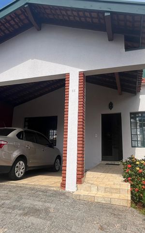 Casa à venda com 295m², 4 quartos e 3 vagas