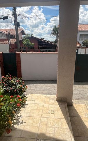 Casa à venda com 295m², 4 quartos e 3 vagas