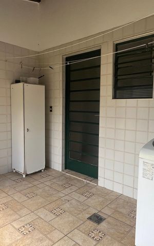 Casa à venda com 295m², 4 quartos e 3 vagas