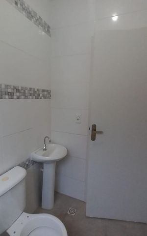 Casa de condomínio para alugar com 108m², 3 quartos e 1 vaga Casa de condomínio para alugar com 108m², 3 quartos e 1 vagaBanheiro