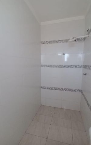 Casa de condomínio para alugar com 108m², 3 quartos e 1 vaga Casa de condomínio para alugar com 108m², 3 quartos e 1 vagaBanheiro