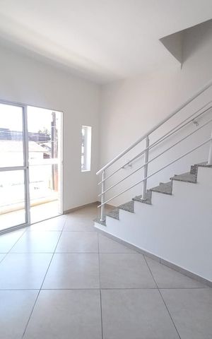 Casa de condomínio para alugar com 108m², 3 quartos e 1 vaga Casa de condomínio para alugar com 108m², 3 quartos e 1 vagaSala