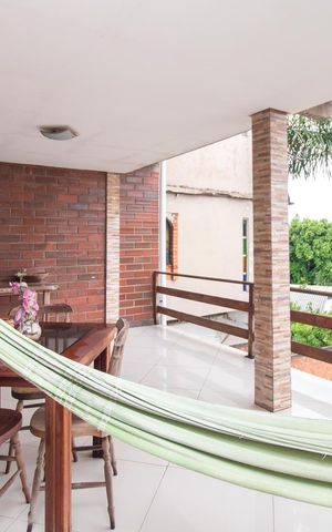 Casa à venda com 500m², 2 quartos e 3 vagas Casa à venda com 500m², 2 quartos e 3 vagasVaranda da Sala