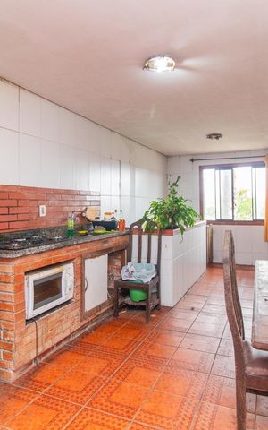 Casa à venda com 500m², 2 quartos e 3 vagas Casa à venda com 500m², 2 quartos e 3 vagasCozinha