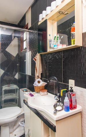 Casa à venda com 500m², 2 quartos e 3 vagas Casa à venda com 500m², 2 quartos e 3 vagasBanheiro do Quarto 2