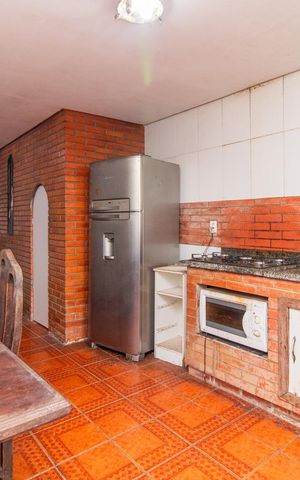 Casa à venda com 500m², 2 quartos e 3 vagas Casa à venda com 500m², 2 quartos e 3 vagasCozinha