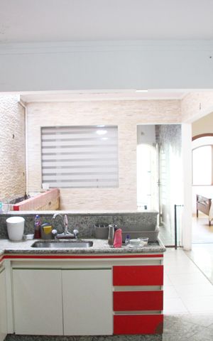 Casa à venda com 260m², 4 quartos e 3 vagasCozinha 