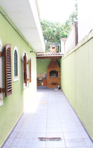 Casa à venda com 260m², 4 quartos e 3 vagasCorredor 