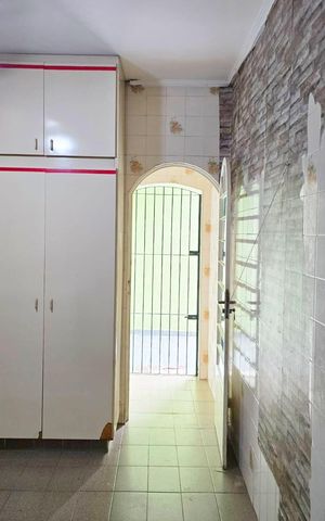 Casa à venda com 260m², 4 quartos e 3 vagas Casa à venda com 260m², 4 quartos e 3 vagasÁrea de Serviço