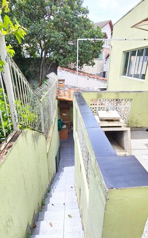 Casa à venda com 260m², 4 quartos e 3 vagas Casa à venda com 260m², 4 quartos e 3 vagas Salão de Festa