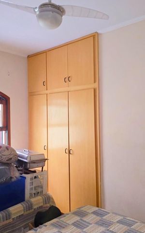 Casa à venda com 260m², 4 quartos e 3 vagas Casa à venda com 260m², 4 quartos e 3 vagasQuarto 02