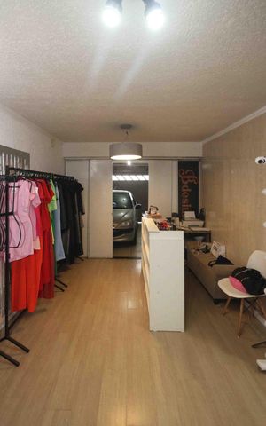Casa à venda com 165m², 3 quartos e 3 vagas Casa à venda com 165m², 3 quartos e 3 vagasGaragem