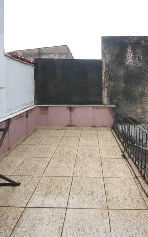 Casa à venda com 165m², 3 quartos e 3 vagas Casa à venda com 165m², 3 quartos e 3 vagasTerraço