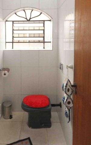 Casa à venda com 165m², 3 quartos e 3 vagas Casa à venda com 165m², 3 quartos e 3 vagasBanheiro da Social