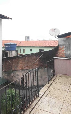 Casa à venda com 165m², 3 quartos e 3 vagas Casa à venda com 165m², 3 quartos e 3 vagasTerraço