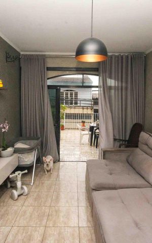 Casa à venda com 165m², 3 quartos e 3 vagas Casa à venda com 165m², 3 quartos e 3 vagasSala