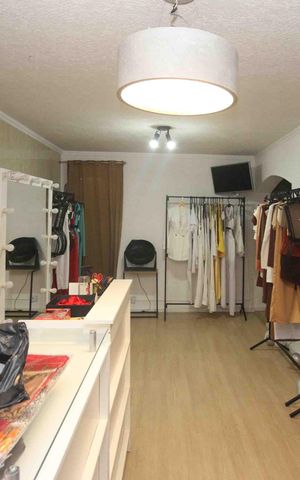 Casa à venda com 165m², 3 quartos e 3 vagas Casa à venda com 165m², 3 quartos e 3 vagasGaragem