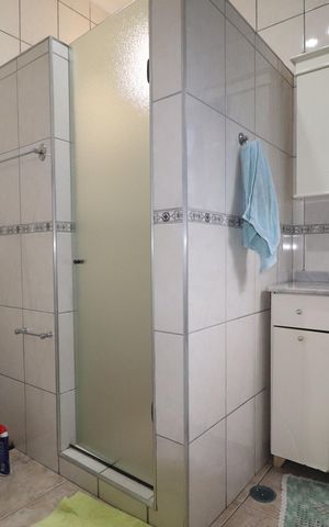 Apartamento à venda com 291m², 4 quartos e 5 vagasBanheiro 2